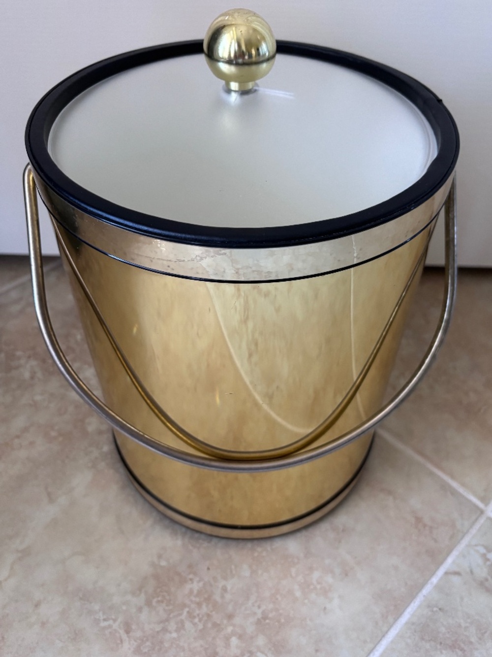 Elegance Ice Bucket